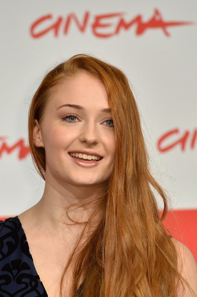 Sophie Turner cum trigger
 #82002722