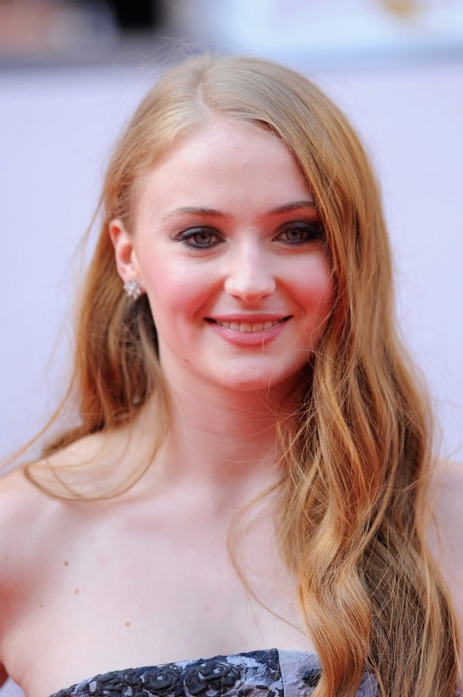 Sophie Turner cum trigger
 #82002728