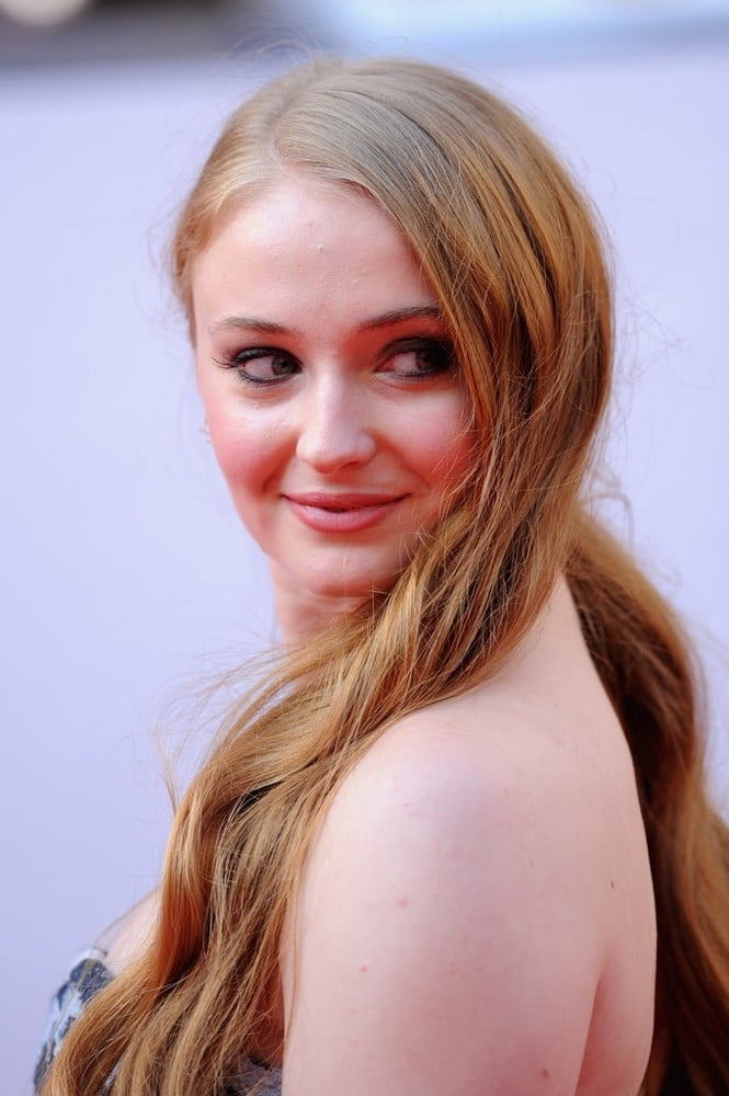 Sophie Turner cum trigger
 #82002731