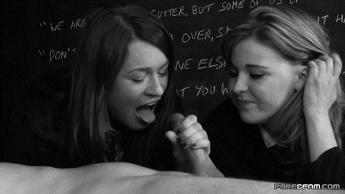 Chicas en uniforme....
 #80248674