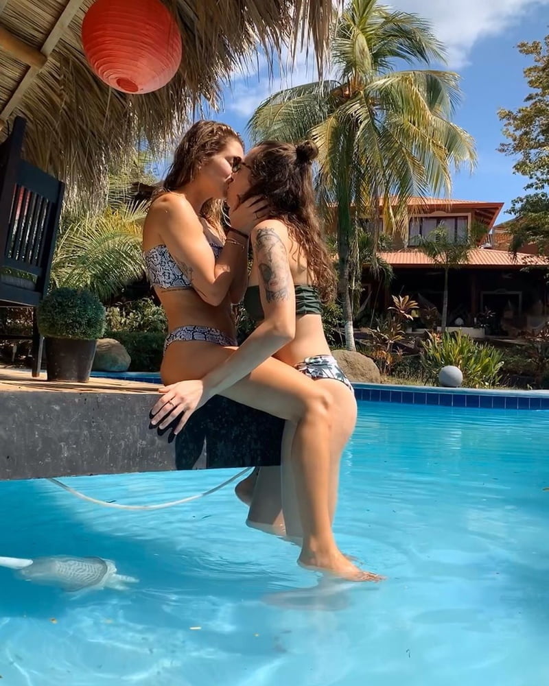 ¡Besos de chica! 4
 #88528712