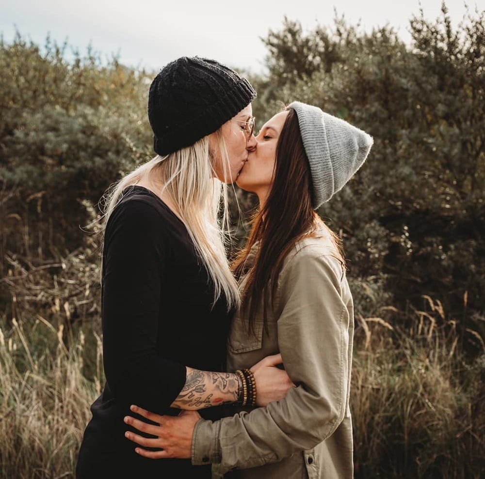 ¡Besos de chica! 4
 #88528745