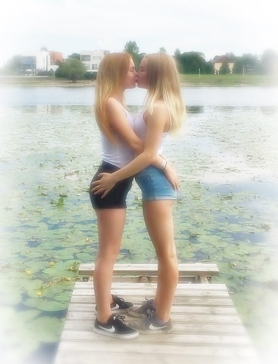 ¡Besos de chica! 4
 #88528748