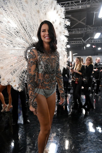 Adriana lima mode-model
 #103143807