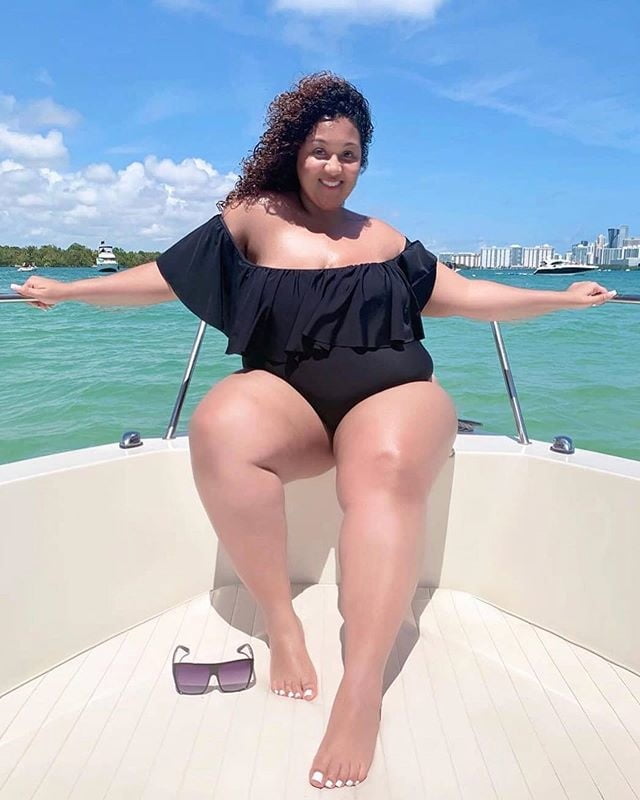 Full thighs in the mini 1486 #94531592
