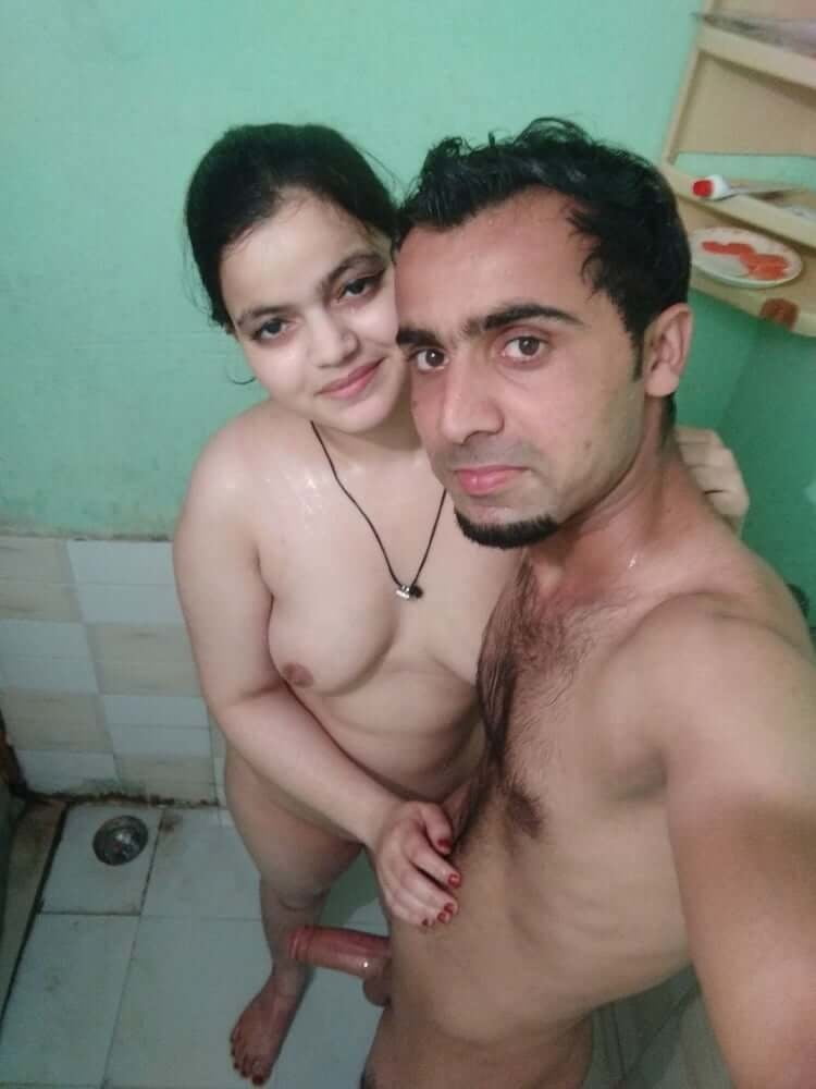 Sexy desi indische Hure mischen
 #101359156