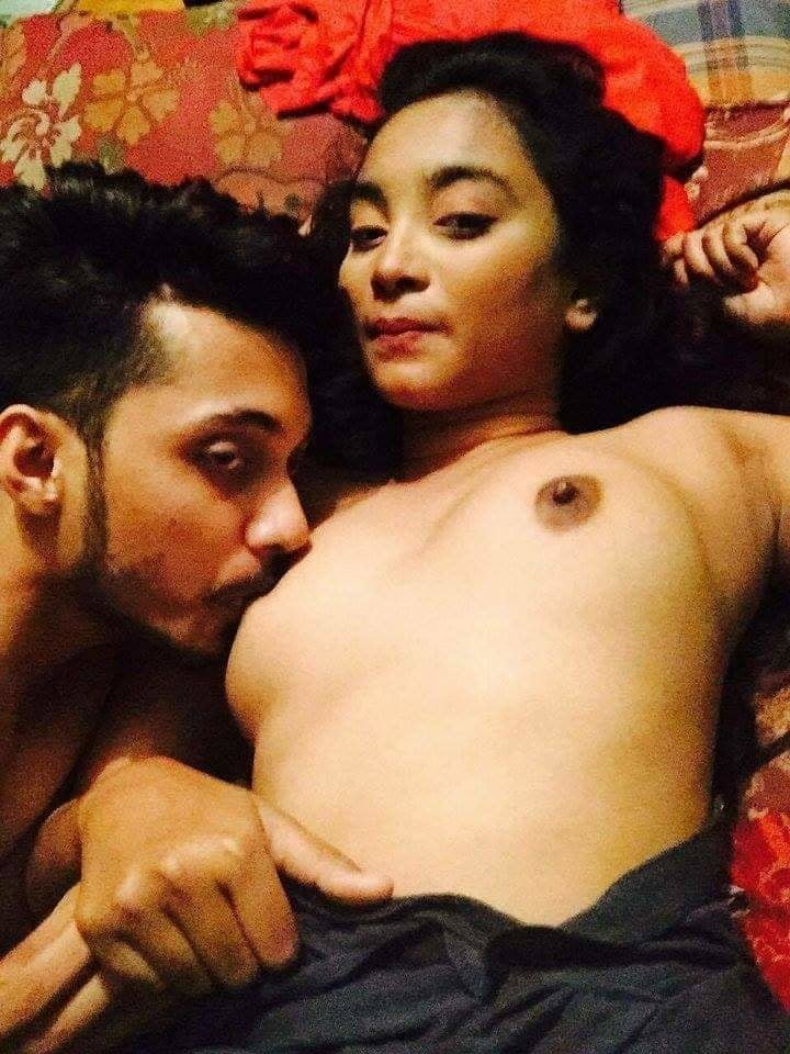 Sexy desi indische Hure mischen
 #101359277