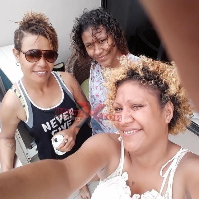 魅惑のキットと花
 #89350456