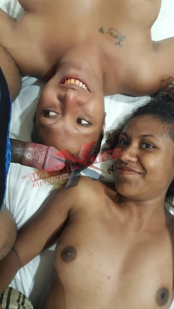 魅惑のキットと花
 #89350529