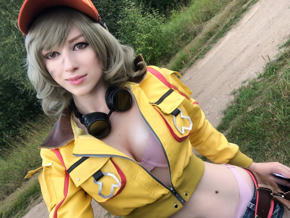 Cosplay Cindy Aurum (Final Fantasy) #81862311