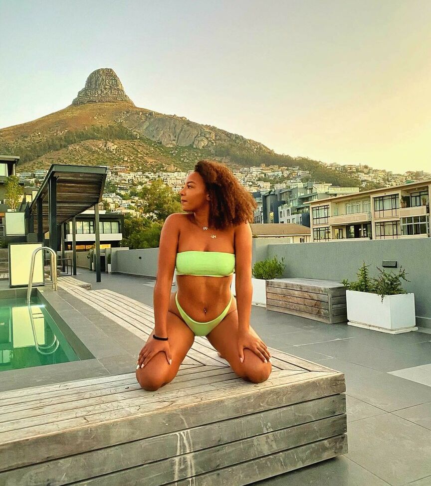 Naomi Schiff desnuda #108532515