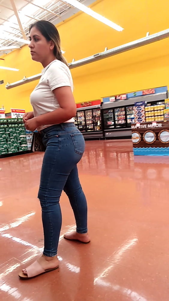 Milf riquisima con unas mega nalgotas de compras en walmart #95998551