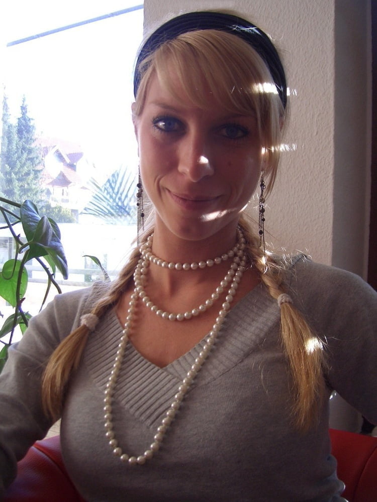 Sexy blonde Frau ausgesetzt
 #89491605