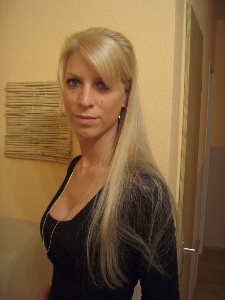 Sexy blonde Frau ausgesetzt
 #89491707