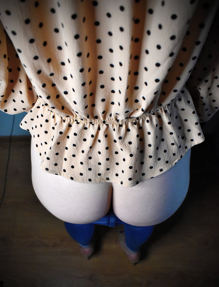 Juicy Lulu dans un jean sexy et des talons hauts taquineries
 #106596318