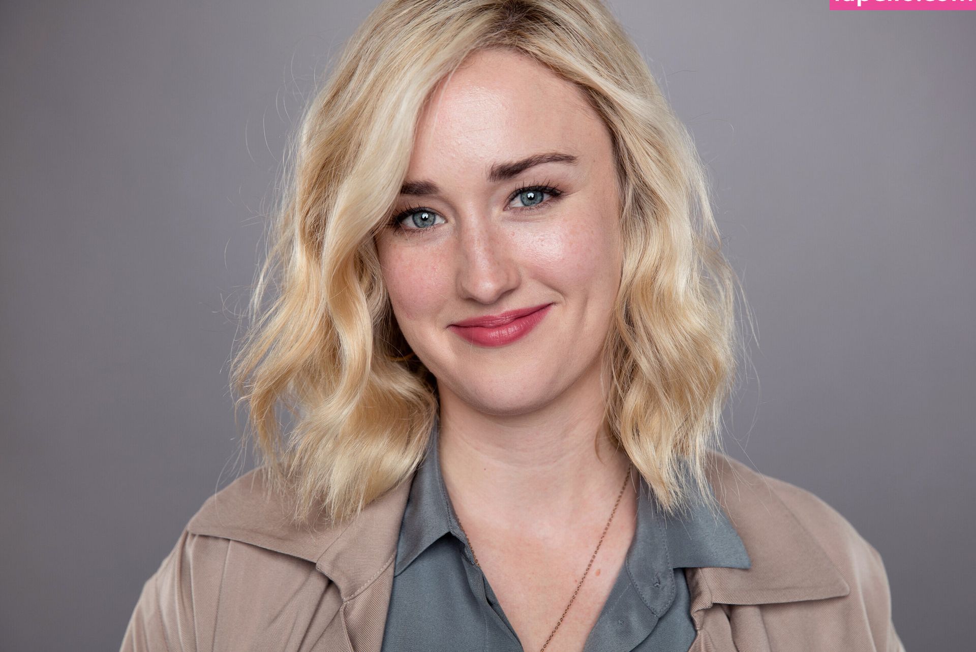 Ashley Johnson desnuda #108182904