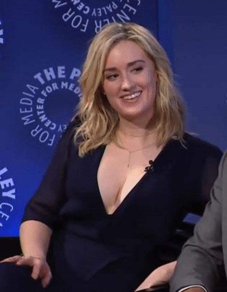 Ashley Johnson desnuda #108182935