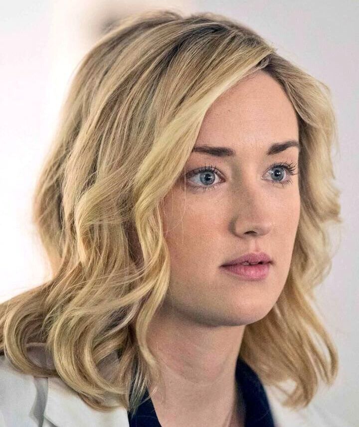 Ashley Johnson desnuda #108182940