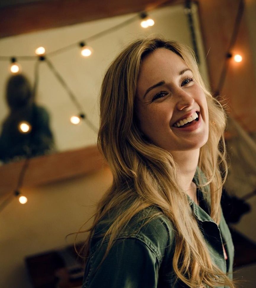 Ashley Johnson desnuda #108183004