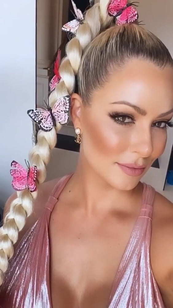 Maryse ouellet mizanin
 #81598076