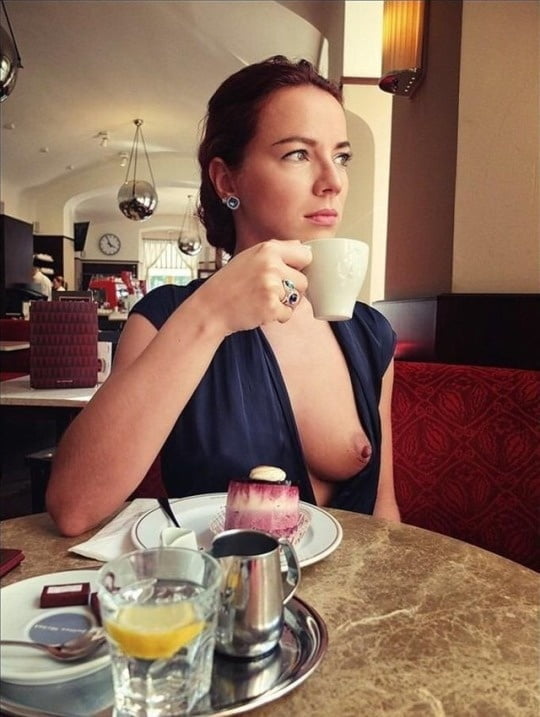 綺麗な乳房
 #100673086