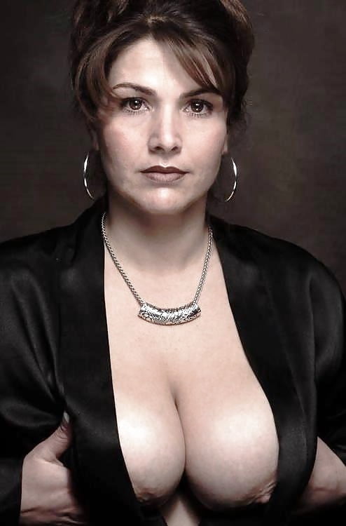 綺麗な乳房
 #100673589