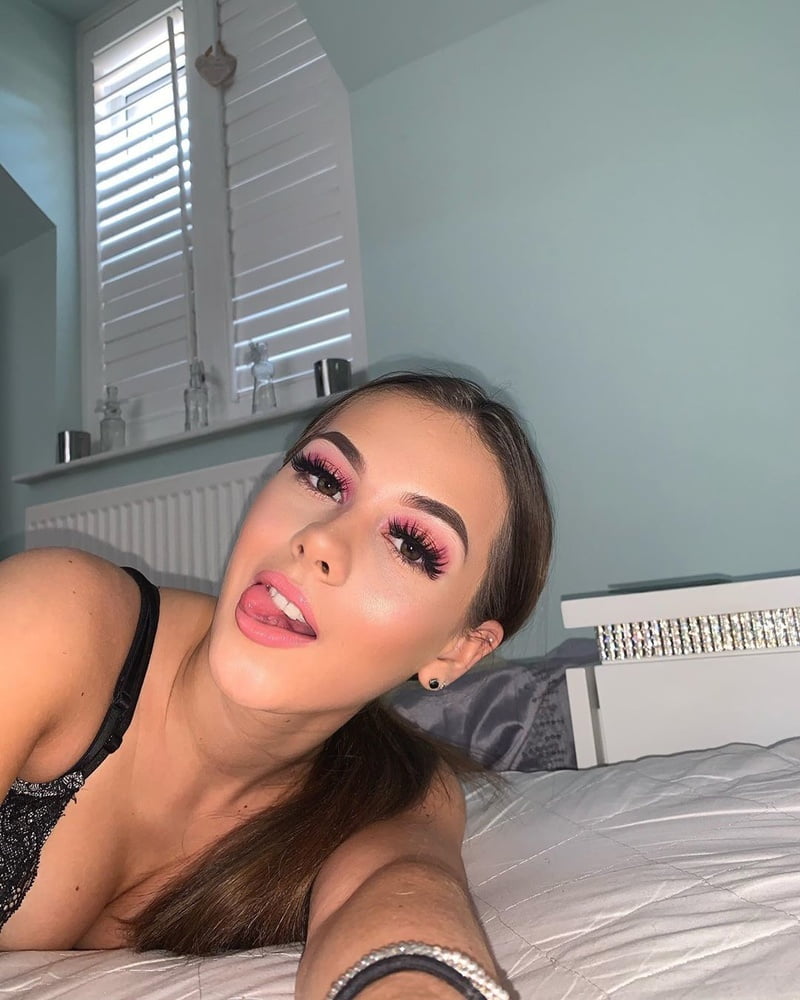Tongues Out 2020 - vol 8 #95516294