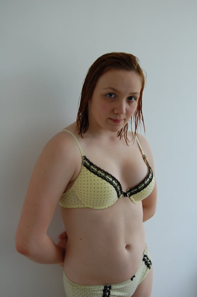 Lencería amarilla
 #81224675