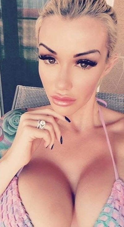 Milfs und Flittchen
 #82279902