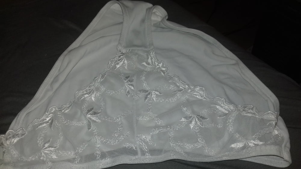 Sexy Slips vom Altkleidercontainer #90609783