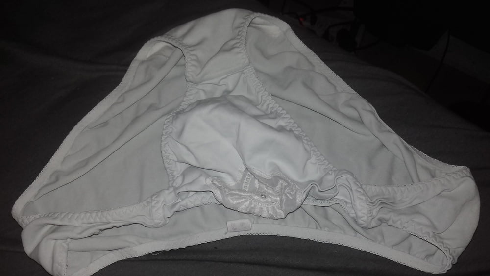 Sexy Slips vom Altkleidercontainer #90609789