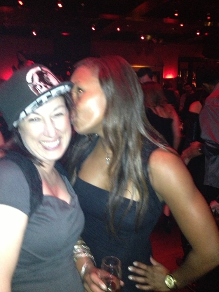 Amando a mí mismo en la ducha
 #104927624