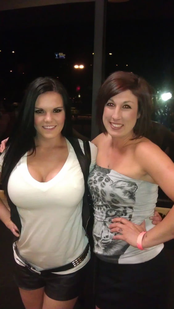 Amando a mí mismo en la ducha
 #104927645