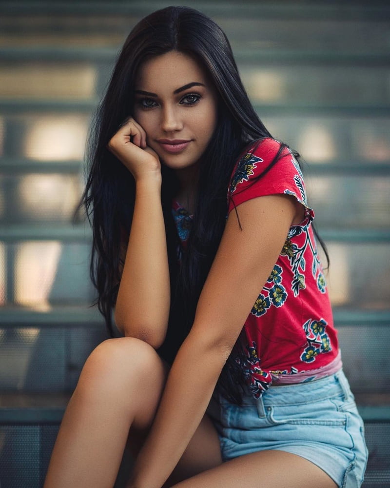 Shaelah mcgilton
 #87395147