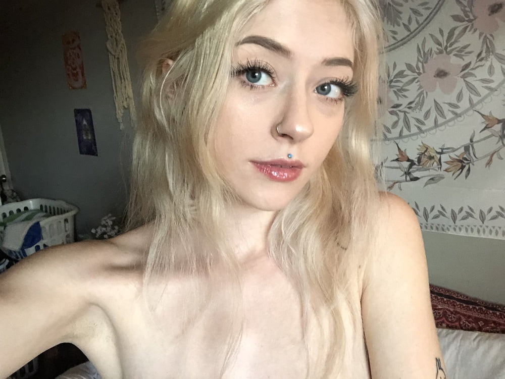 20yo hot sexy slim blond shaved private selfie slut aspen
 #95387228