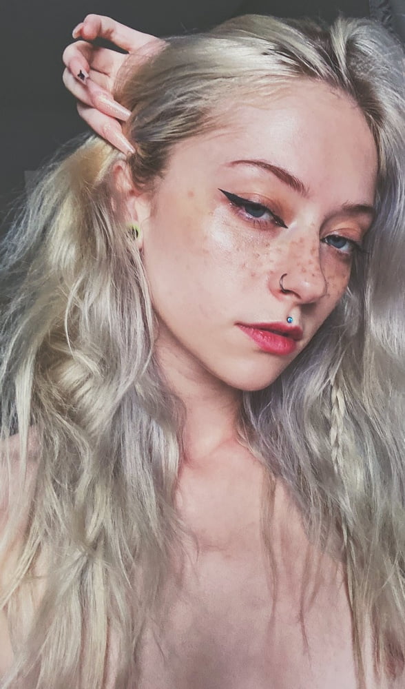 20yo hot sexy slim blond shaved private selfie slut aspen
 #95387722