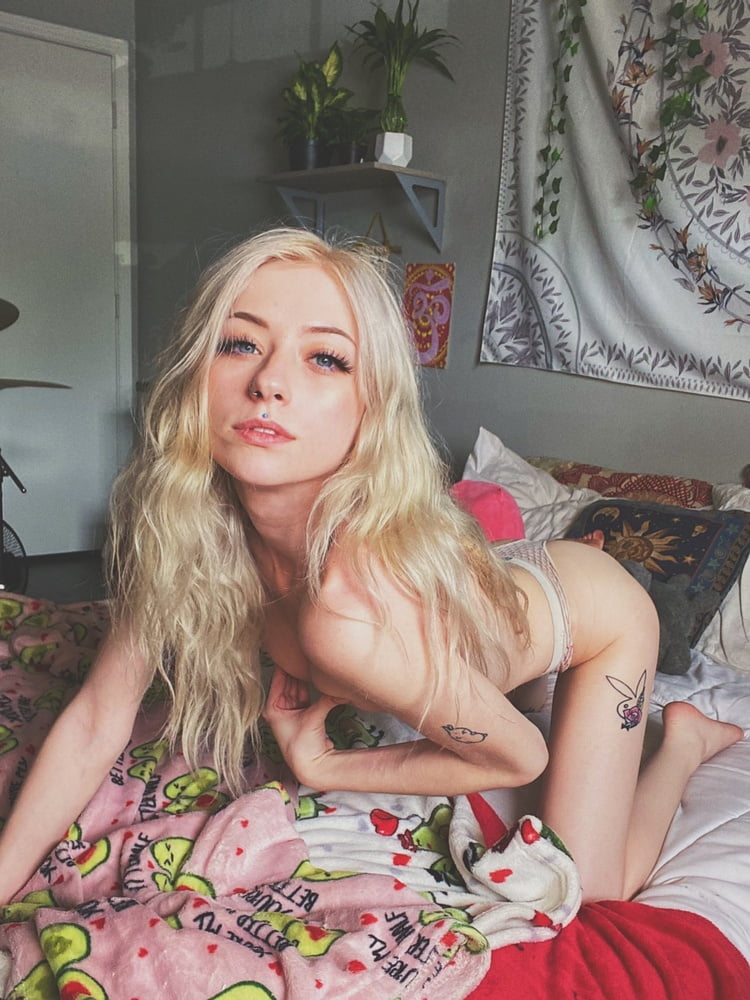 20yo hot sexy slim blond shaved private selfie slut aspen
 #95387940