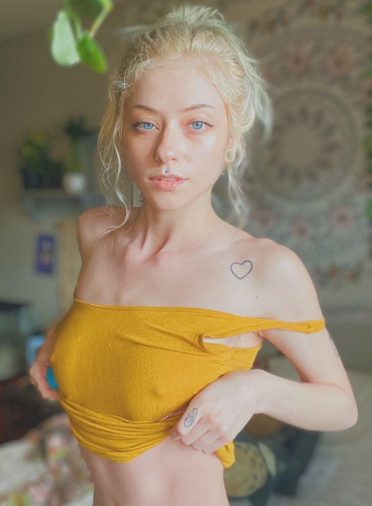 20yo hot sexy slim blond shaved private selfie slut aspen
 #95387950
