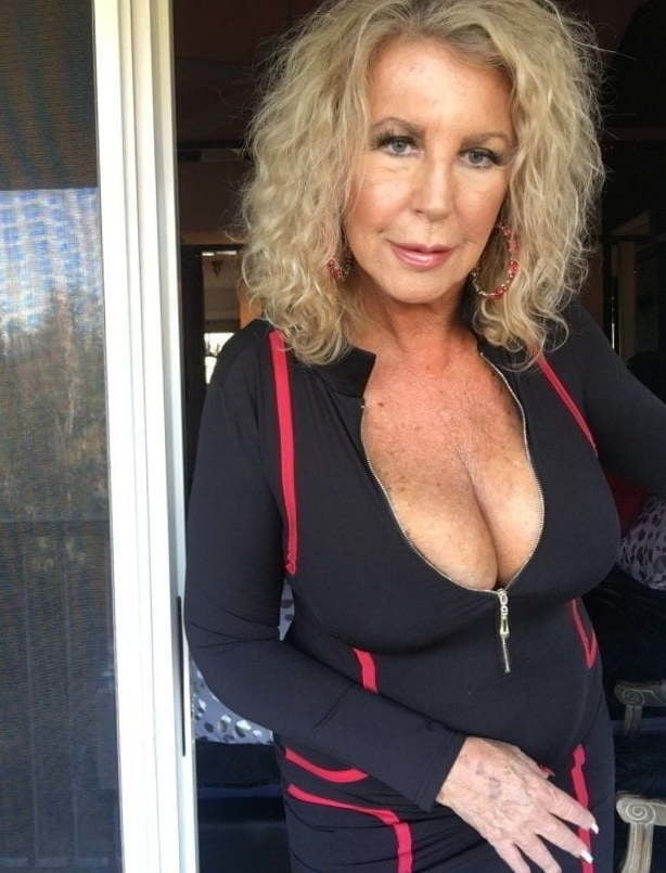 Milfs and Co. 11.05.2020 #97134491