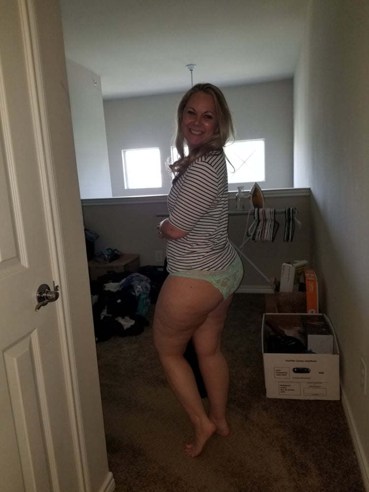 熟女とおばさん
 #98090746