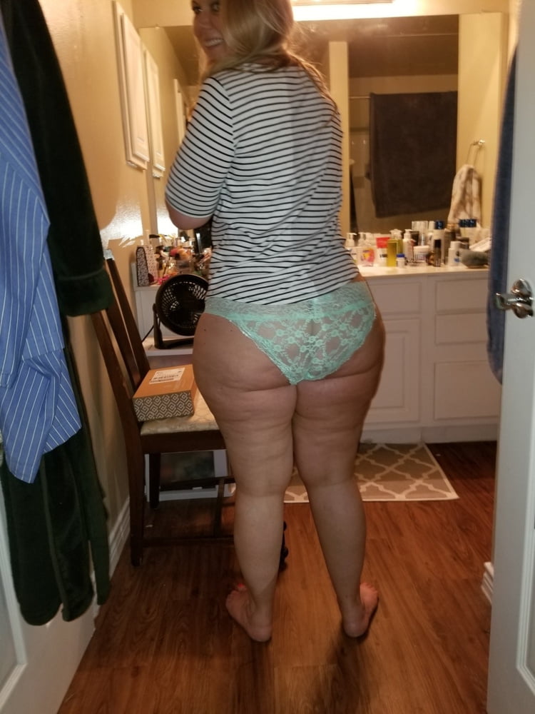 熟女とおばさん
 #98090748