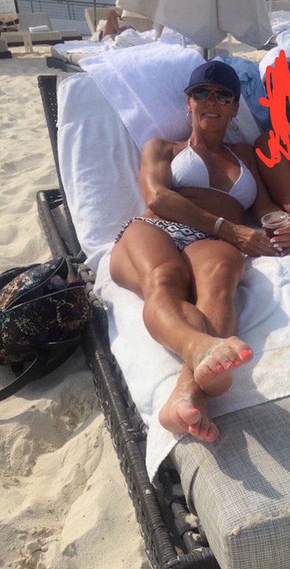 熟女とおばさん
 #98090848