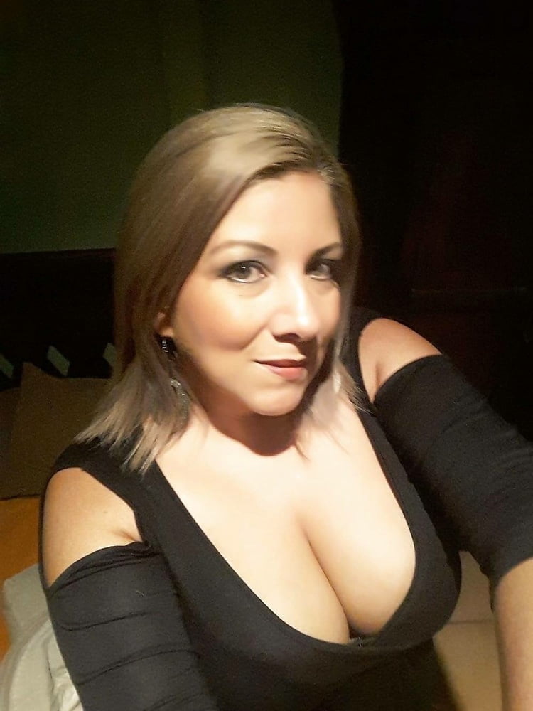 熟女とおばさん
 #98090885