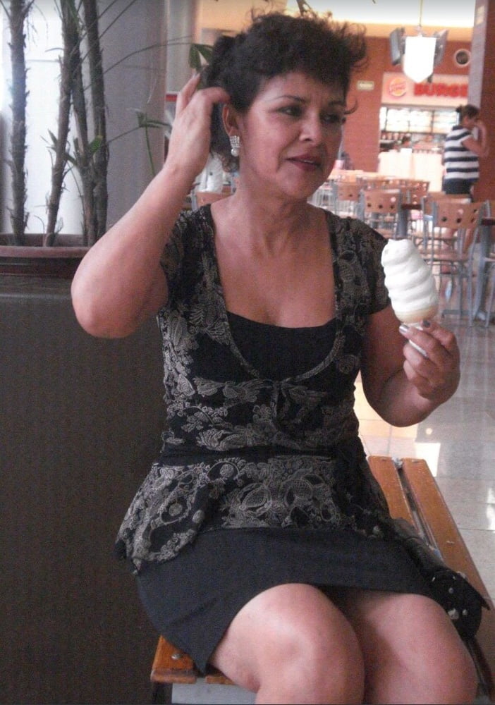 熟女とおばさん
 #98090887