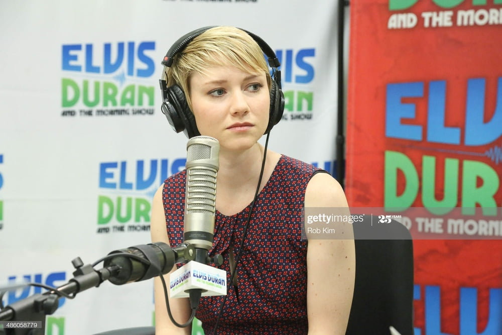 Valorie Curry süße Frau
 #99692423