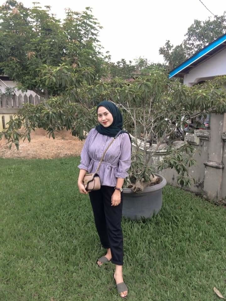 Cewek hijab jilboob #96523056