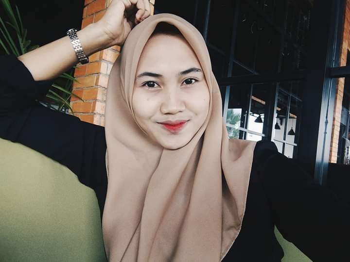 Cewek hijab jilboob #96523062