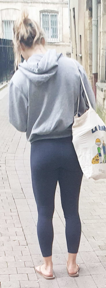 TIGHT ASS IN YOGA PANTS #99334404