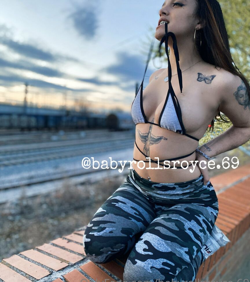 Babyrollsroyce.69 desnuda #109066711
