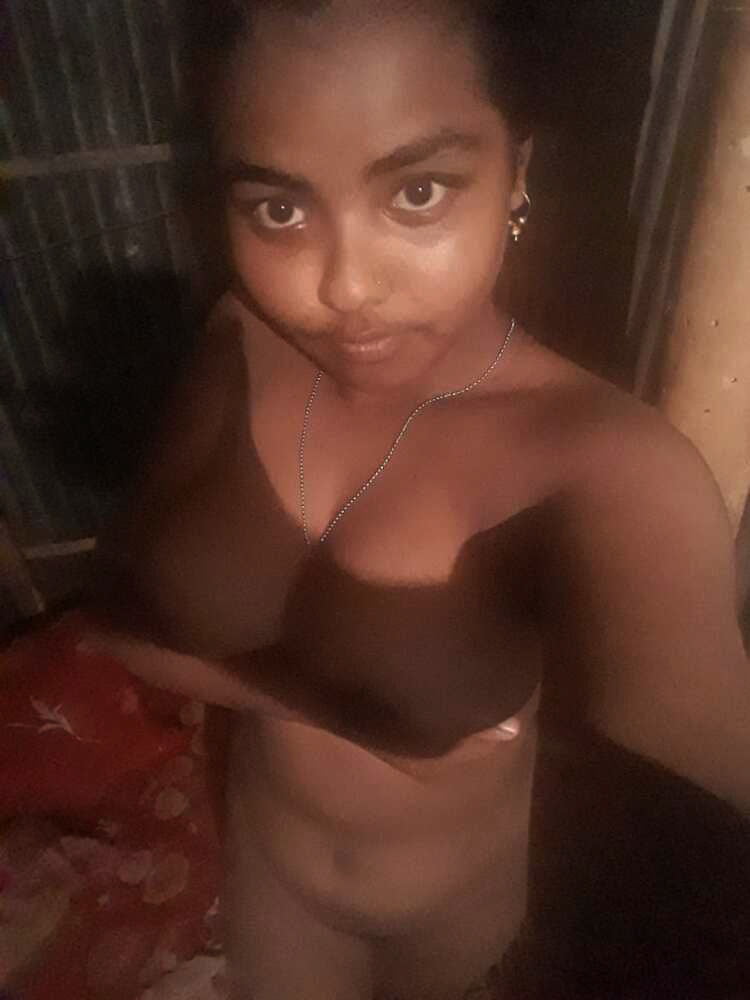 Didi ki big boobs bra nude chut fingering in home #80489202